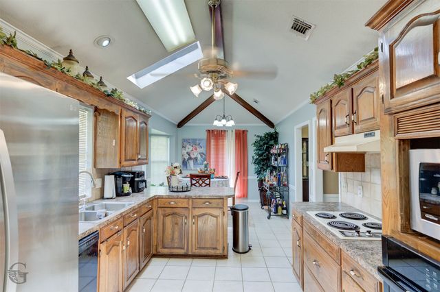 9305 Castlebrook Drive, Shreveport, LA 71129