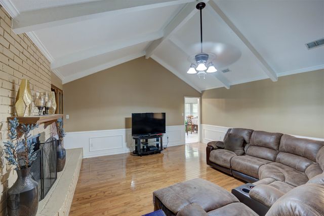 9305 Castlebrook Drive, Shreveport, LA 71129