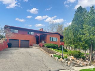 886 E HILLCREST DR, Springville, UT 84663