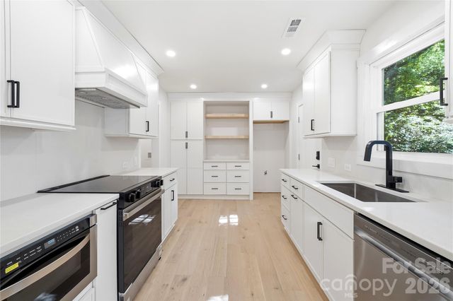 6900 Norchester Court, Charlotte, NC 28227