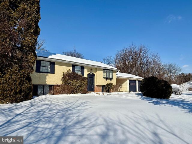 110 WENDY CIR, Coatesville, PA 19320