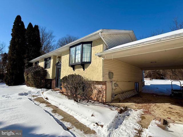 110 WENDY CIR, Coatesville, PA 19320