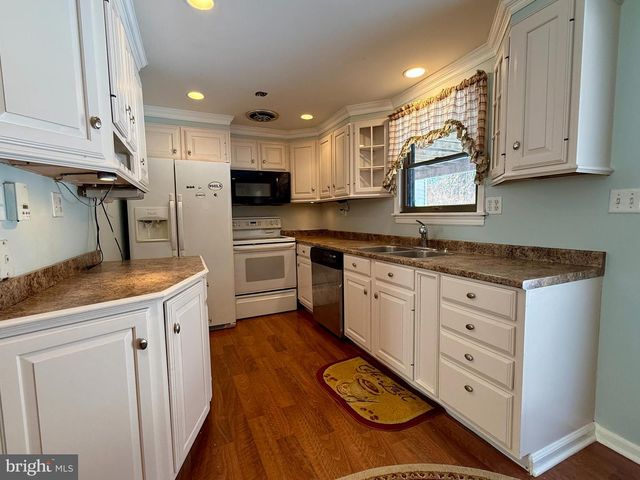 110 WENDY CIR, Coatesville, PA 19320