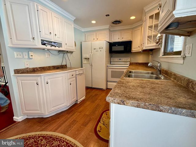 110 WENDY CIR, Coatesville, PA 19320