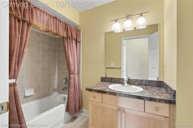 3542 Tremonte Circle N, Oakland Charter Township, MI 48306
