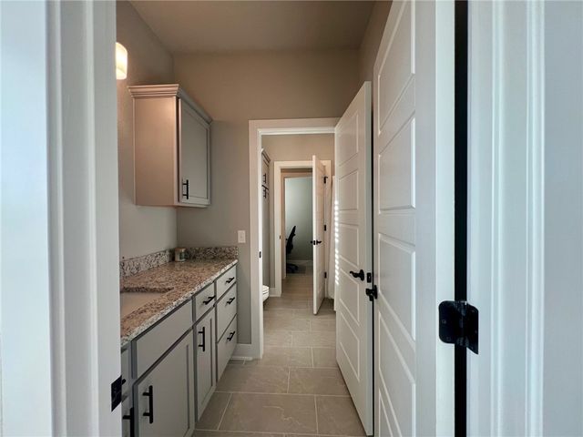 1720 Broadway Place, Rogers, AR 72758