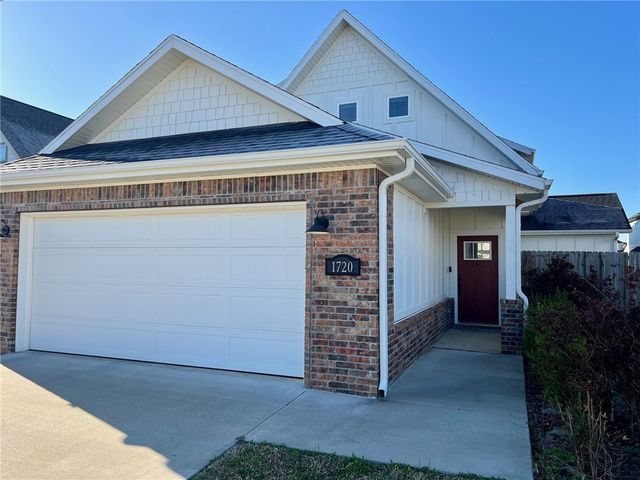 1720 Broadway Place, Rogers, AR 72758