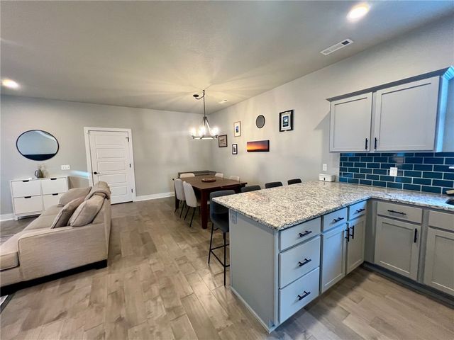 1720 Broadway Place, Rogers, AR 72758