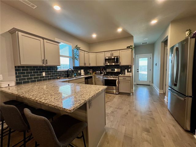 1720 Broadway Place, Rogers, AR 72758