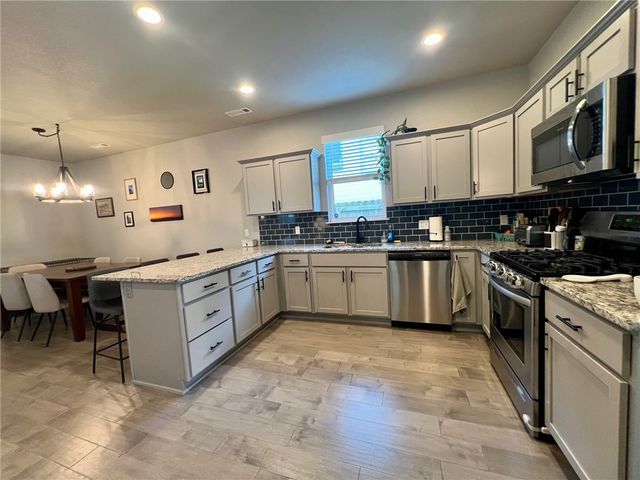 1720 Broadway Place, Rogers, AR 72758