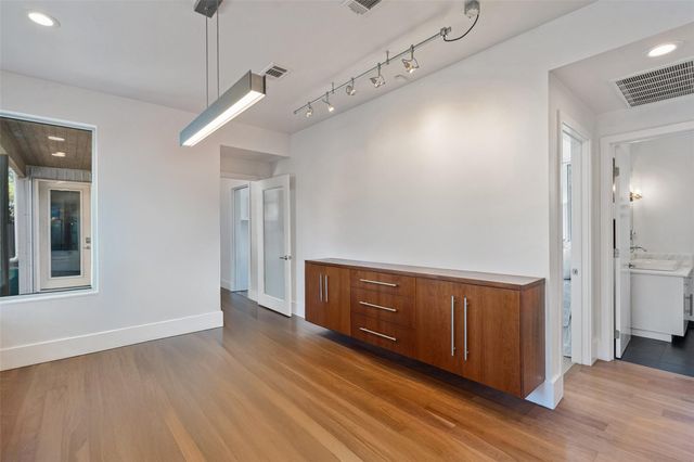 1809 Eva ST, Austin, TX 78704