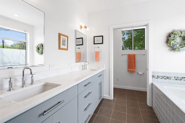 1809 Eva ST, Austin, TX 78704