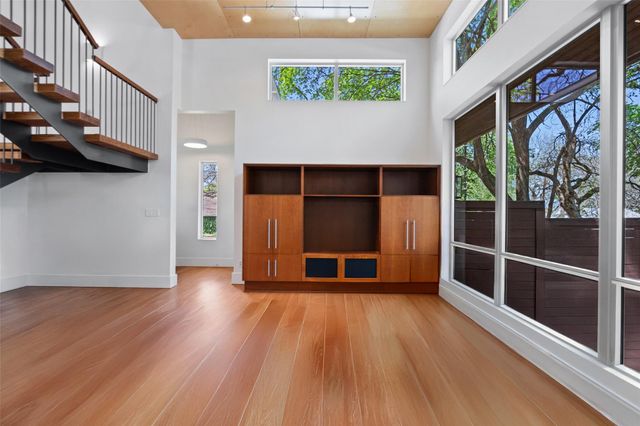 1809 Eva ST, Austin, TX 78704