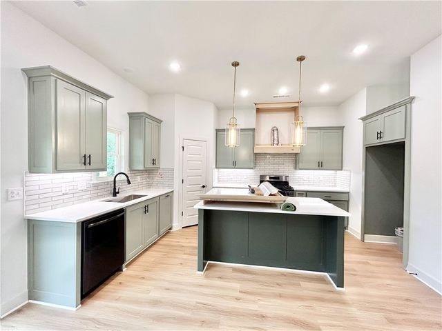 217 Kinross Drive, Bella Vista, AR 72715