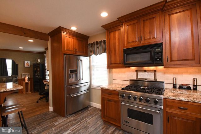 15 S MAIN ST, Perkasie, PA 18944