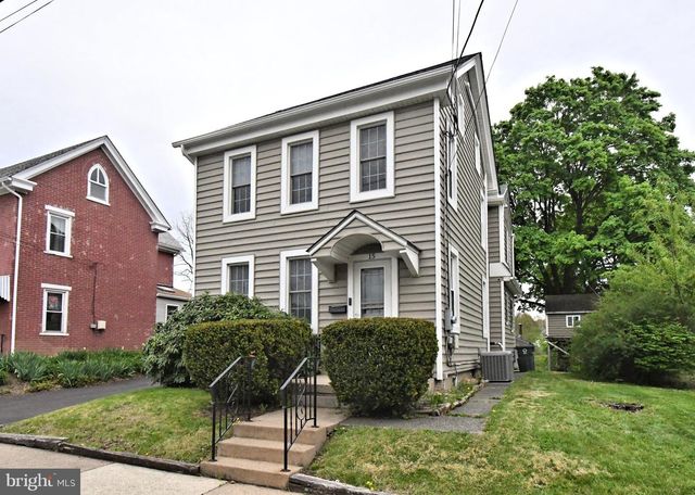 15 S MAIN ST, Perkasie, PA 18944