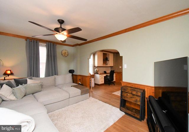 15 S MAIN ST, Perkasie, PA 18944