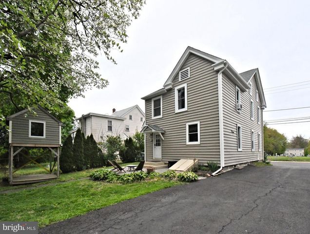 15 S MAIN ST, Perkasie, PA 18944