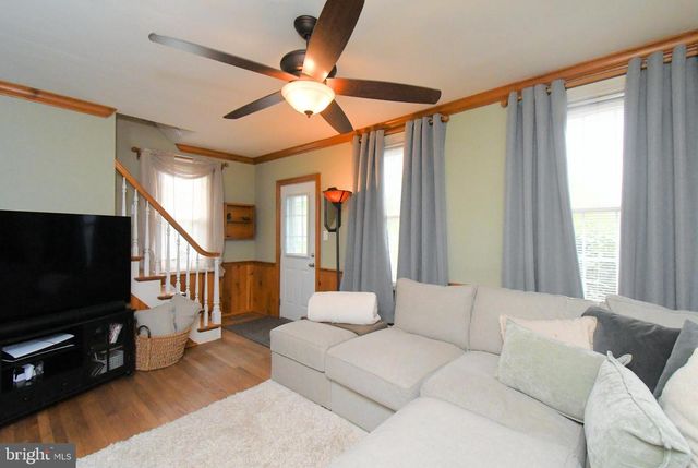 15 S MAIN ST, Perkasie, PA 18944