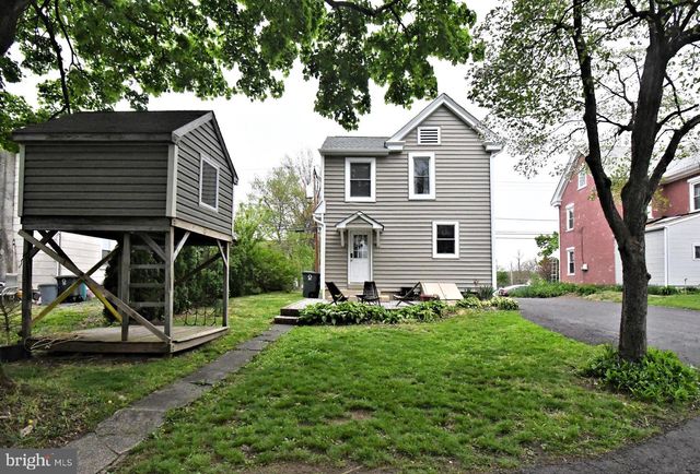 15 S MAIN ST, Perkasie, PA 18944