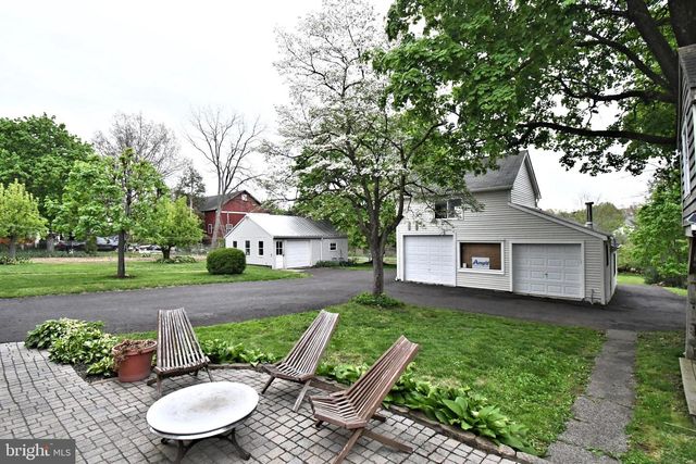 15 S MAIN ST, Perkasie, PA 18944