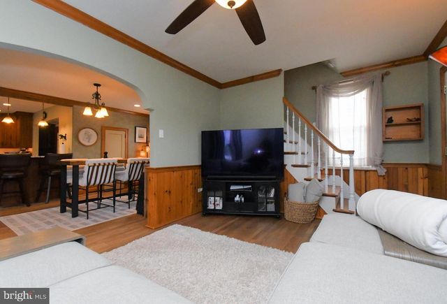 15 S MAIN ST, Perkasie, PA 18944