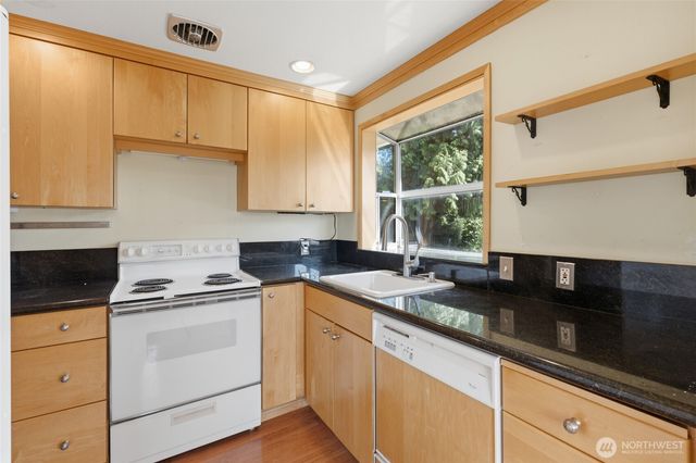 1013 N 33rd Place, Renton, WA 98056