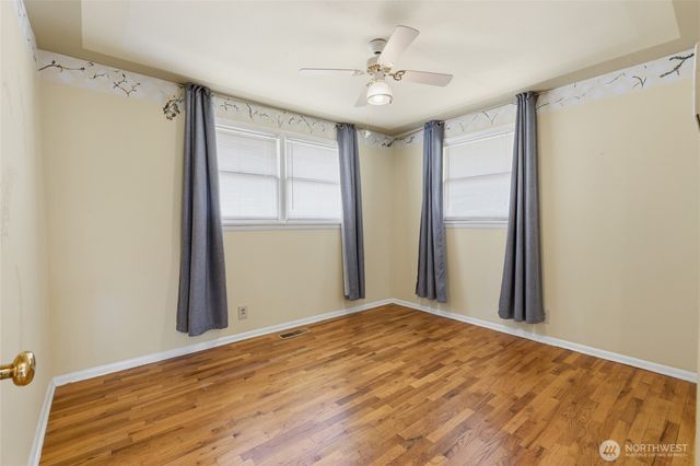 1013 N 33rd Place, Renton, WA 98056