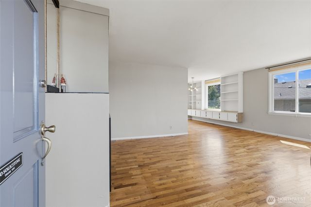 1013 N 33rd Place, Renton, WA 98056
