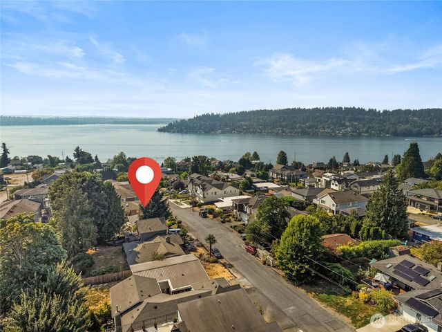 1013 N 33rd Place, Renton, WA 98056