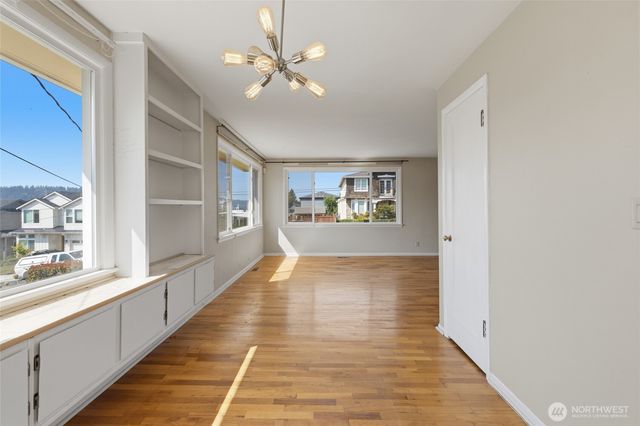 1013 N 33rd Place, Renton, WA 98056