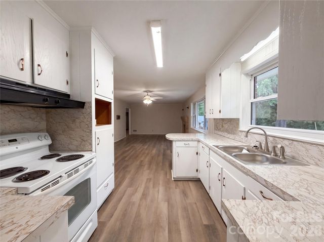 128 Greenview Drive, Kannapolis, NC 28081