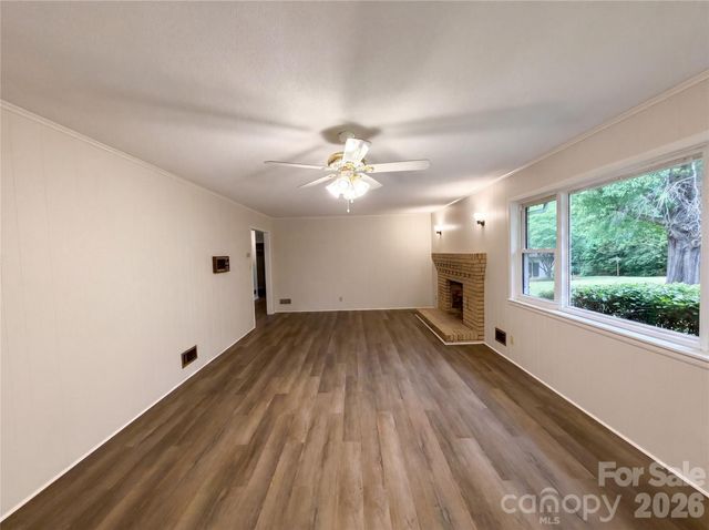 128 Greenview Drive, Kannapolis, NC 28081