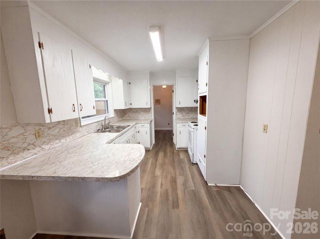 128 Greenview Drive, Kannapolis, NC 28081