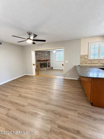 1834 MEMORY Lane, Jacksonville, FL 32210