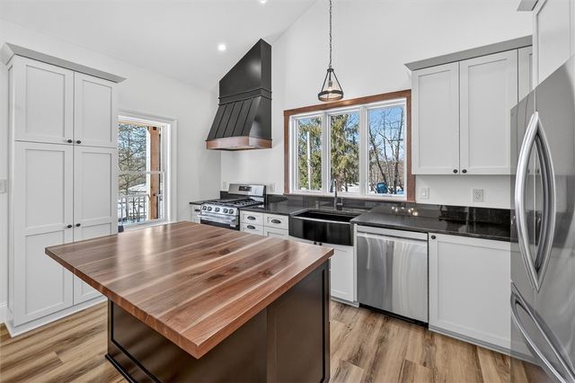 392 Stuber Rd, New Brighton, PA 15066