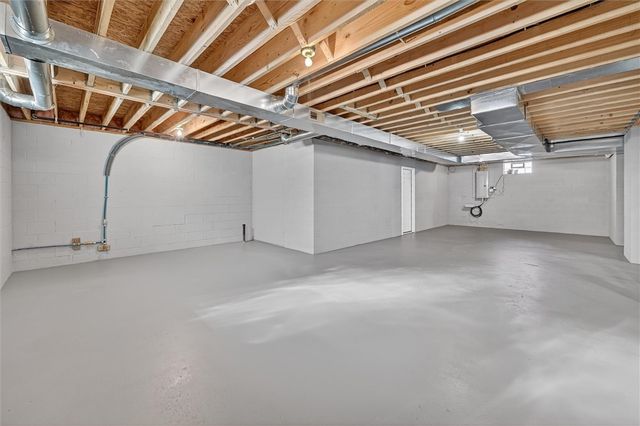 392 Stuber Rd, New Brighton, PA 15066