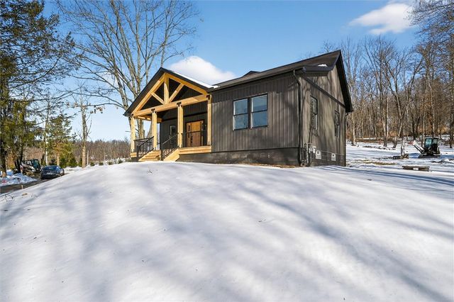 392 Stuber Rd, New Brighton, PA 15066