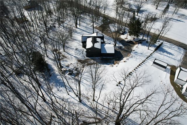 392 Stuber Rd, New Brighton, PA 15066