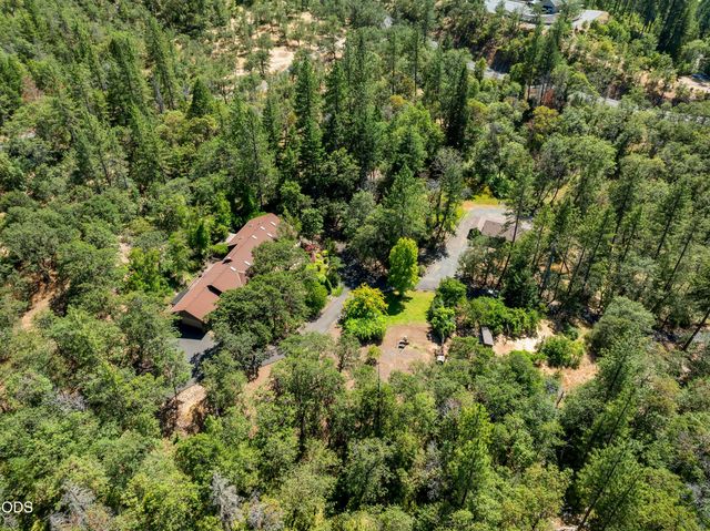 840 Shadow Hills Drive, Grants Pass, OR 97526