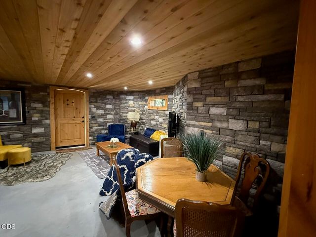 840 Shadow Hills Drive, Grants Pass, OR 97526