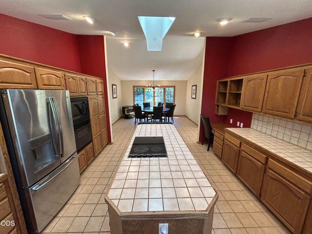 840 Shadow Hills Drive, Grants Pass, OR 97526
