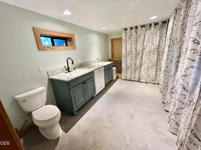 840 Shadow Hills Drive, Grants Pass, OR 97526
