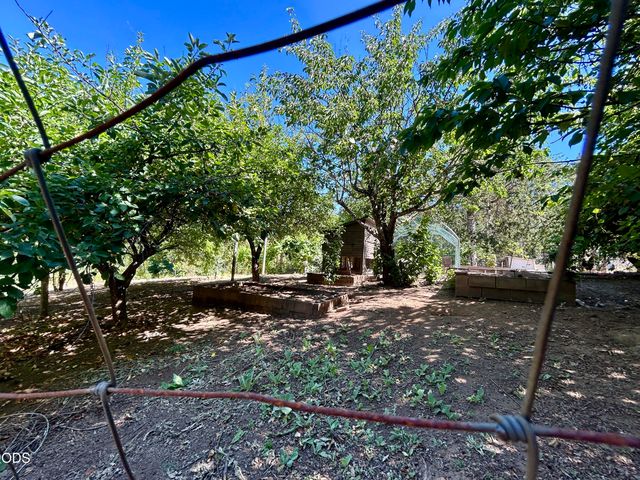 840 Shadow Hills Drive, Grants Pass, OR 97526