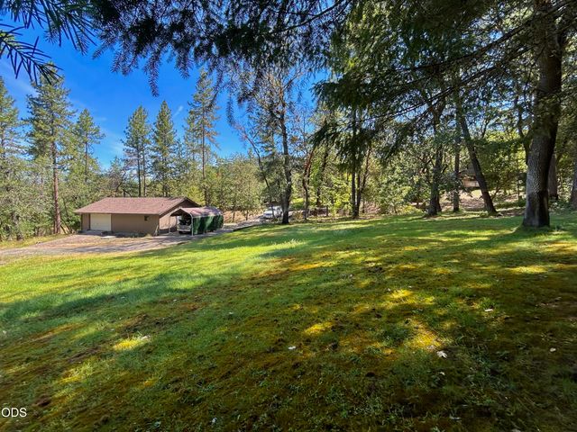 840 Shadow Hills Drive, Grants Pass, OR 97526