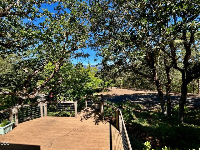 840 Shadow Hills Drive, Grants Pass, OR 97526