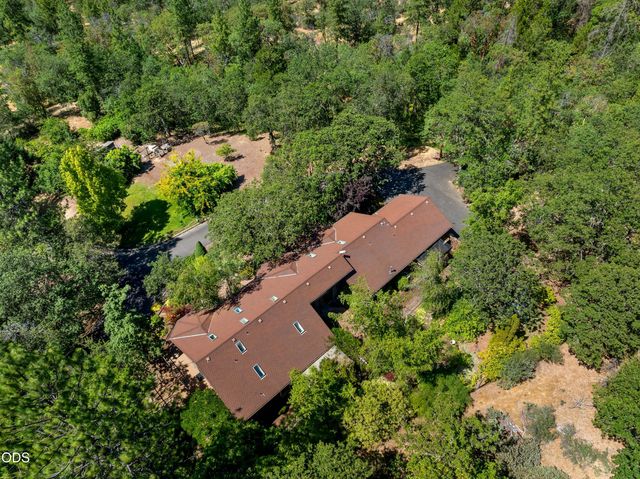 840 Shadow Hills Drive, Grants Pass, OR 97526
