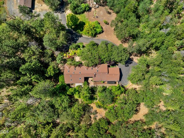 840 Shadow Hills Drive, Grants Pass, OR 97526