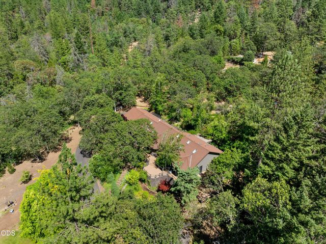 840 Shadow Hills Drive, Grants Pass, OR 97526