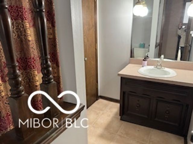8835 Winding Ridge Road, Indianapolis, IN 46217
